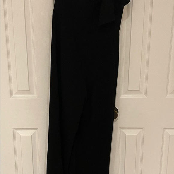 Black Halo NWT One-Shoulder Jumpsuit sz 6 - Picture 9 of 11